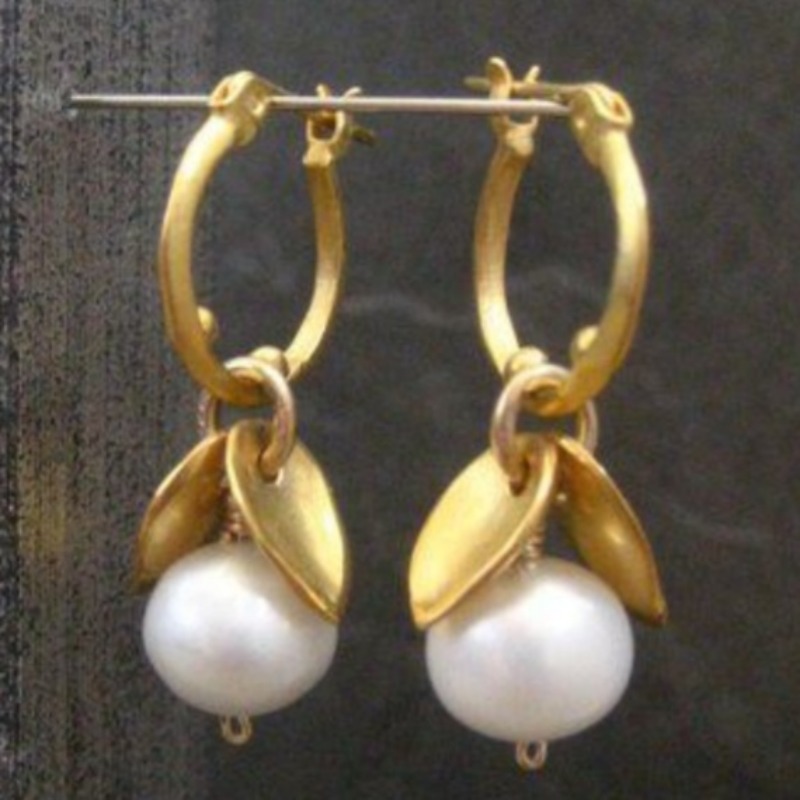 Women's Vintage-style Flower-shaped Drop Earrings, Elegant Gift